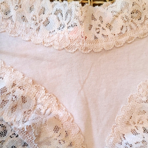 Victoria secret cheeky panties - Picture 2 of 4